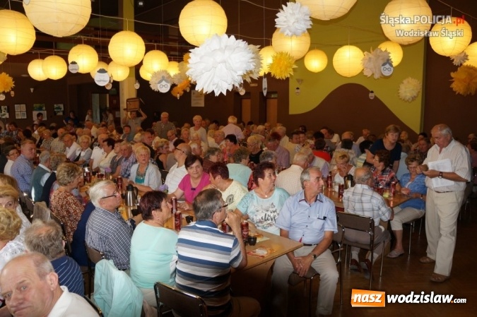 Zdjęcie w galerii na portalu naszwodzislaw.com: Jak działają oszuści? Policjanci przestrzegali senior&oacute;w wiadomości z regionu