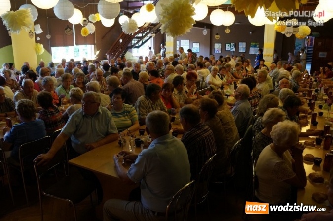 Zdjęcie w galerii na portalu naszwodzislaw.com: Jak działają oszuści? Policjanci przestrzegali senior&oacute;w wiadomości z regionu