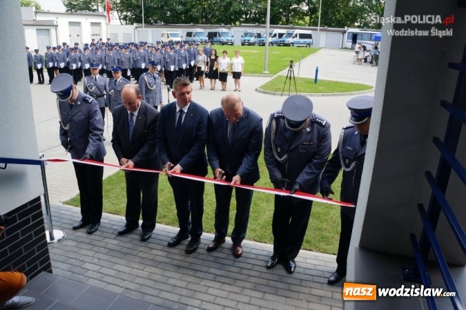 Zdjęcie w galerii na portalu naszwodzislaw.com: Święto policji w Wodzisławiu Śląskim: Awanse, odznaczenia, wyremontowany budynek i nowy komendant wiadomości z regionu
