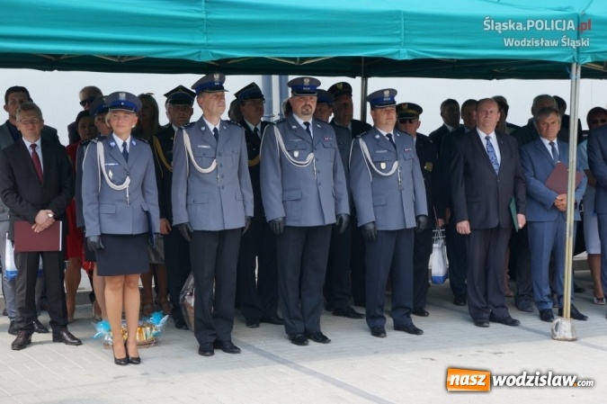 Zdjęcie w galerii na portalu naszwodzislaw.com: Święto policji w Wodzisławiu Śląskim: Awanse, odznaczenia, wyremontowany budynek i nowy komendant wiadomości z regionu