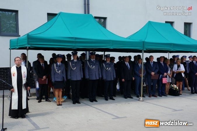 Zdjęcie w galerii na portalu naszwodzislaw.com: Święto policji w Wodzisławiu Śląskim: Awanse, odznaczenia, wyremontowany budynek i nowy komendant wiadomości z regionu