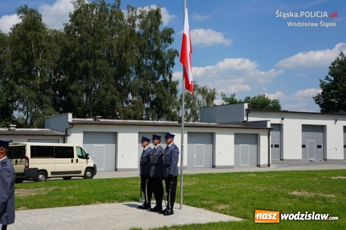 Zdjęcie w galerii na portalu naszwodzislaw.com: Święto policji w Wodzisławiu Śląskim: Awanse, odznaczenia, wyremontowany budynek i nowy komendant wiadomości z regionu