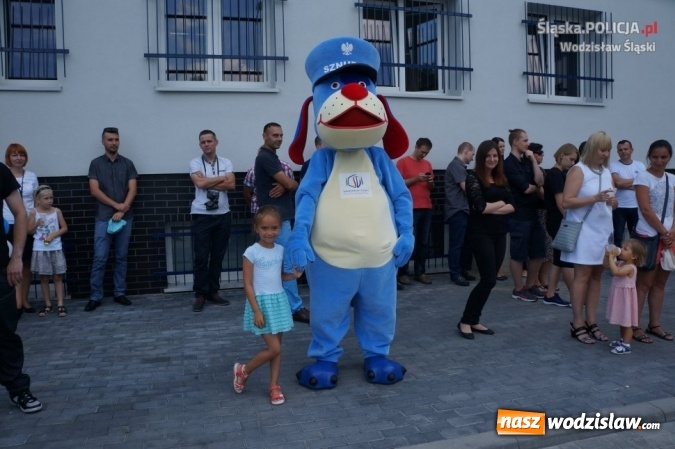 Zdjęcie w galerii na portalu naszwodzislaw.com: Święto policji w Wodzisławiu Śląskim: Awanse, odznaczenia, wyremontowany budynek i nowy komendant wiadomości z regionu