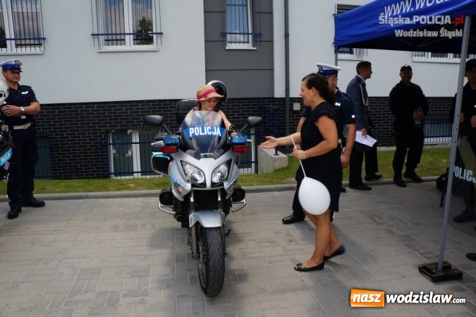 Zdjęcie w galerii na portalu naszwodzislaw.com: Święto policji w Wodzisławiu Śląskim: Awanse, odznaczenia, wyremontowany budynek i nowy komendant wiadomości z regionu