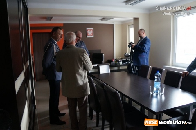 Zdjęcie w galerii na portalu naszwodzislaw.com: Święto policji w Wodzisławiu Śląskim: Awanse, odznaczenia, wyremontowany budynek i nowy komendant wiadomości z regionu