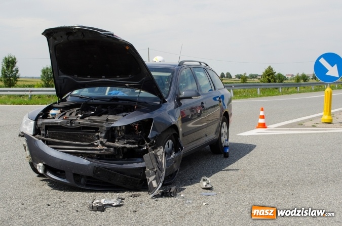 Zdjęcie w galerii na portalu naszwodzislaw.com: 21-latek z Wodzisławia doprowadził do zderzenia w Zabełkowie  wiadomości z regionu