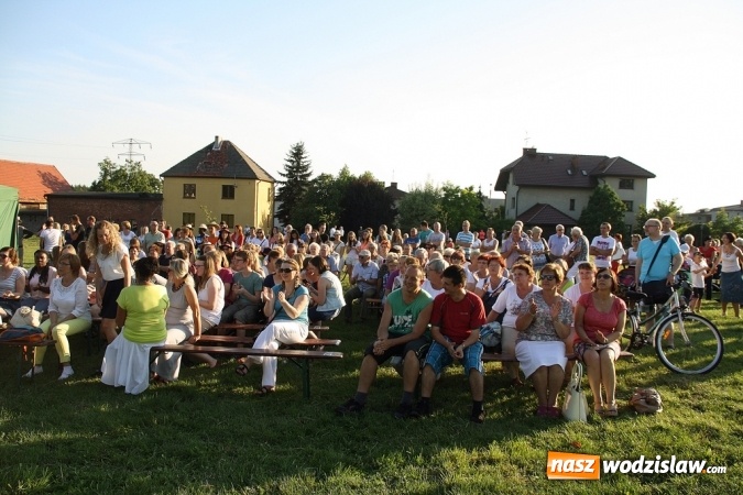Zdjęcie w galerii na portalu naszwodzislaw.com: ŚDM: Młodzież z Portugalii oraz Niemiec gości w Rydułtowach wiadomości z regionu