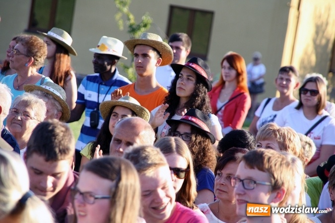 Zdjęcie w galerii na portalu naszwodzislaw.com: ŚDM: Młodzież z Portugalii oraz Niemiec gości w Rydułtowach wiadomości z regionu