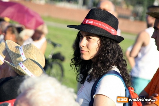 Zdjęcie w galerii na portalu naszwodzislaw.com: ŚDM: Młodzież z Portugalii oraz Niemiec gości w Rydułtowach wiadomości z regionu