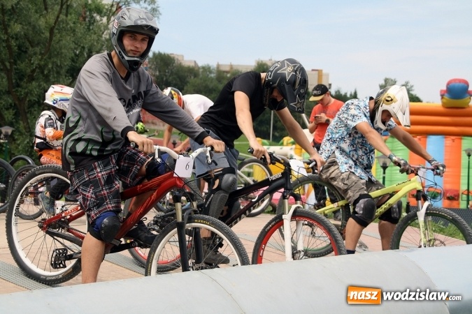 Zdjęcie w galerii na portalu naszwodzislaw.com: Rodzinny Park Rozrywki świętuje swoje urodziny. Zorganizowano Festiwal Atrakcji wiadomości z regionu