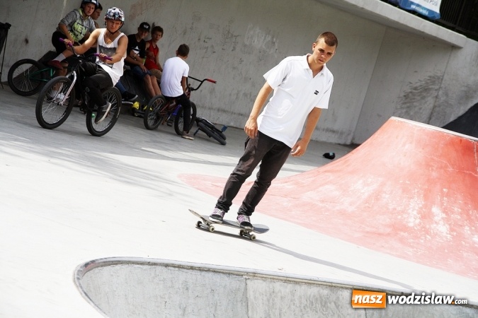 Zdjęcie w galerii na portalu naszwodzislaw.com: Rodzinny Park Rozrywki świętuje swoje urodziny. Zorganizowano Festiwal Atrakcji wiadomości z regionu