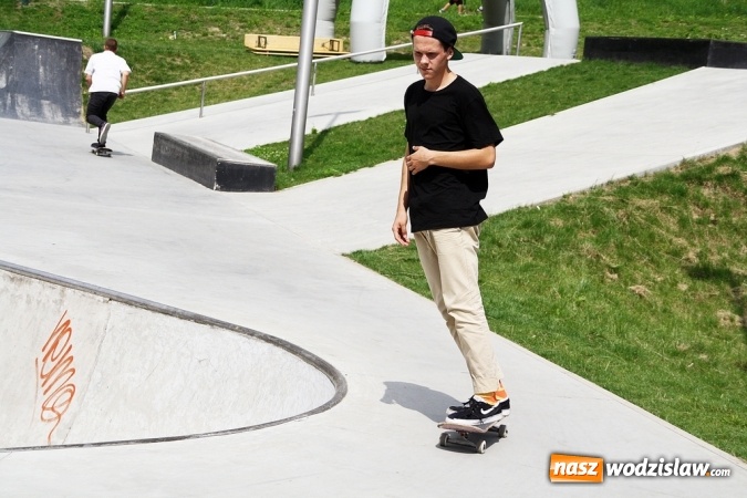 Zdjęcie w galerii na portalu naszwodzislaw.com: Rodzinny Park Rozrywki świętuje swoje urodziny. Zorganizowano Festiwal Atrakcji wiadomości z regionu