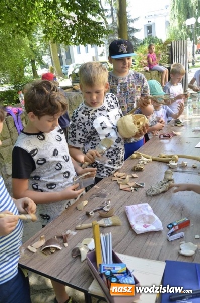 Zdjęcie w galerii na portalu naszwodzislaw.com: Poszukiwali skarb&oacute;w w Parku Miejskim wiadomości z regionu