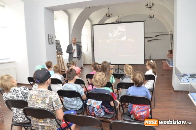 Zdjęcie w galerii na portalu naszwodzislaw.com: Poszukiwali skarb&oacute;w w Parku Miejskim wiadomości z regionu