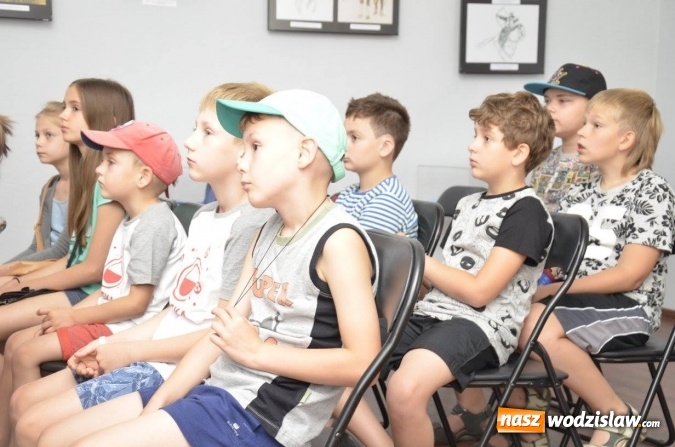 Zdjęcie w galerii na portalu naszwodzislaw.com: Poszukiwali skarb&oacute;w w Parku Miejskim wiadomości z regionu