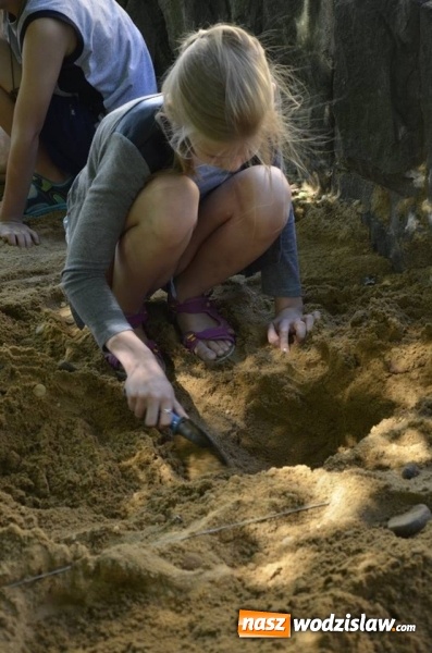 Zdjęcie w galerii na portalu naszwodzislaw.com: Poszukiwali skarb&oacute;w w Parku Miejskim wiadomości z regionu