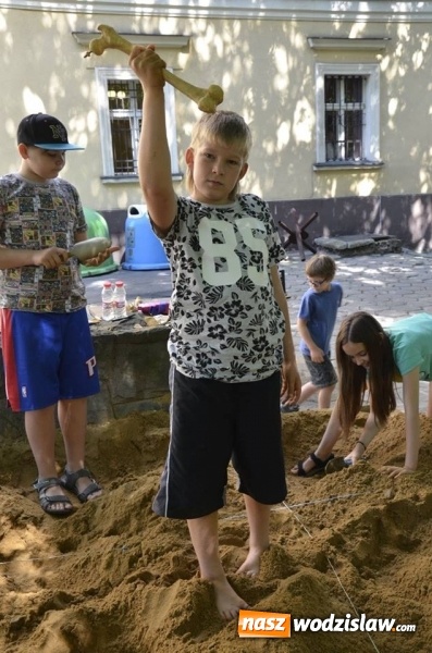 Zdjęcie w galerii na portalu naszwodzislaw.com: Poszukiwali skarb&oacute;w w Parku Miejskim wiadomości z regionu