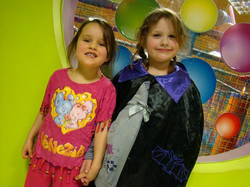 Zdjęcie w galerii na portalu naszwodzislaw.com: Młodzi balowali w Zoolandii wiadomości z regionu