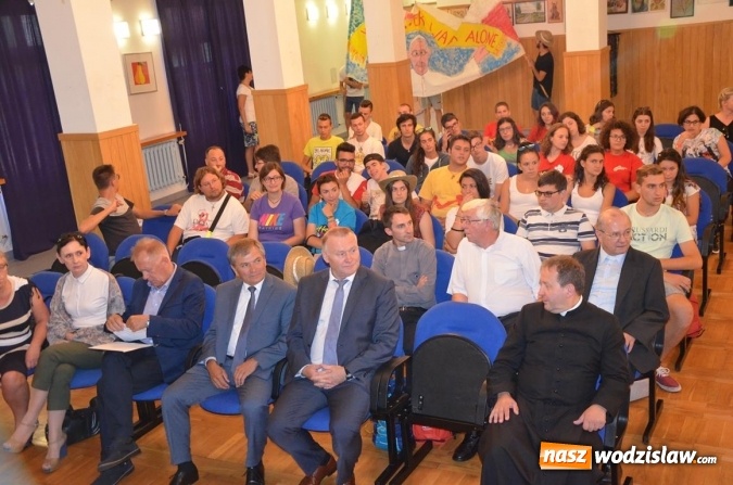 Zdjęcie w galerii na portalu naszwodzislaw.com: Młodzi Włosi z Bergamo odwiedzili DPS w Gorzycach wiadomości z regionu