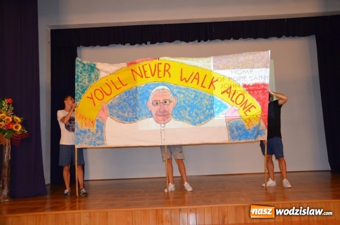 Zdjęcie w galerii na portalu naszwodzislaw.com: Młodzi Włosi z Bergamo odwiedzili DPS w Gorzycach wiadomości z regionu