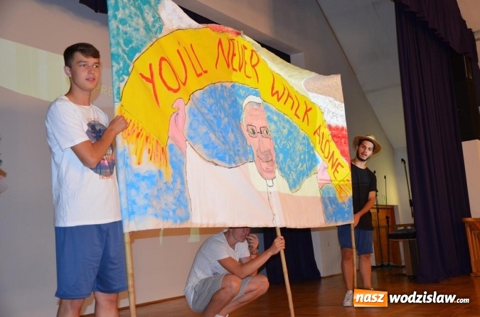 Zdjęcie w galerii na portalu naszwodzislaw.com: Młodzi Włosi z Bergamo odwiedzili DPS w Gorzycach wiadomości z regionu