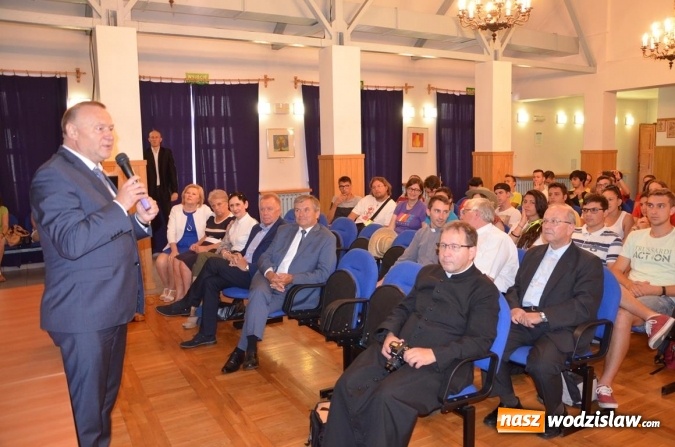 Zdjęcie w galerii na portalu naszwodzislaw.com: Młodzi Włosi z Bergamo odwiedzili DPS w Gorzycach wiadomości z regionu