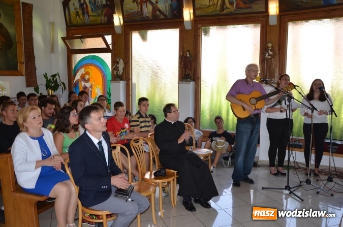 Zdjęcie w galerii na portalu naszwodzislaw.com: Młodzi Włosi z Bergamo odwiedzili DPS w Gorzycach wiadomości z regionu