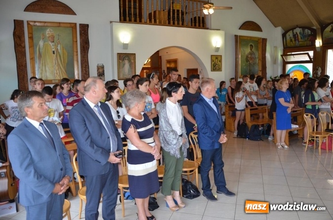 Zdjęcie w galerii na portalu naszwodzislaw.com: Młodzi Włosi z Bergamo odwiedzili DPS w Gorzycach wiadomości z regionu