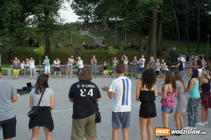 Zdjęcie w galerii na portalu naszwodzislaw.com: Pożegnanie włoskich pielgrzymów z rodzinami z Mszany i Połomi  wiadomości z regionu