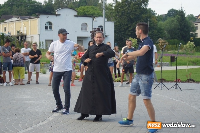 Zdjęcie w galerii na portalu naszwodzislaw.com: Pożegnanie włoskich pielgrzymów z rodzinami z Mszany i Połomi  wiadomości z regionu