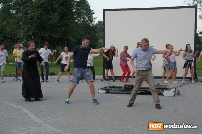 Zdjęcie w galerii na portalu naszwodzislaw.com: Pożegnanie włoskich pielgrzymów z rodzinami z Mszany i Połomi  wiadomości z regionu