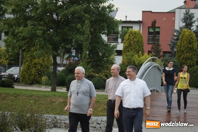 Zdjęcie w galerii na portalu naszwodzislaw.com: Pożegnanie włoskich pielgrzymów z rodzinami z Mszany i Połomi  wiadomości z regionu