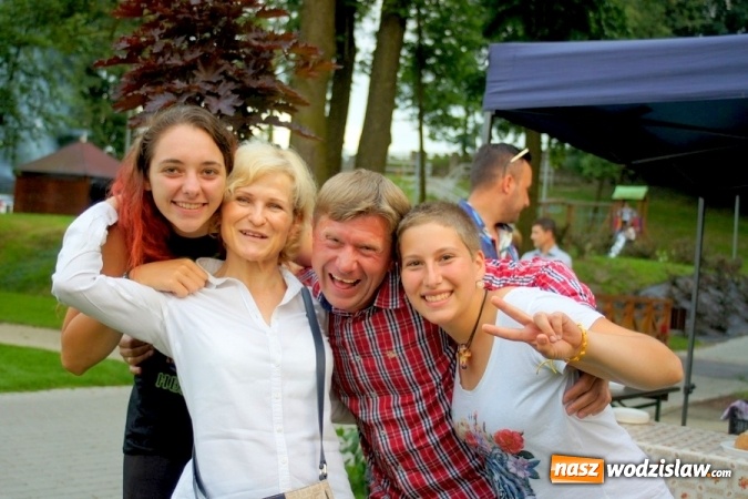 Zdjęcie w galerii na portalu naszwodzislaw.com: Pożegnanie włoskich pielgrzymów z rodzinami z Mszany i Połomi  wiadomości z regionu