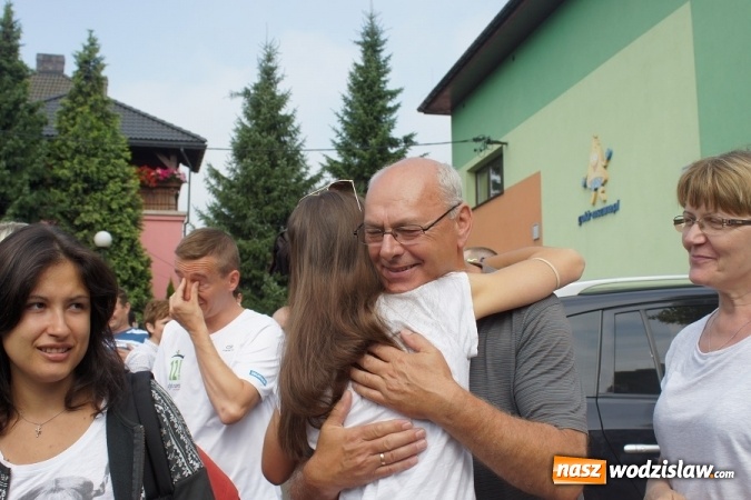 Zdjęcie w galerii na portalu naszwodzislaw.com: Pożegnanie włoskich pielgrzymów z rodzinami z Mszany i Połomi  wiadomości z regionu