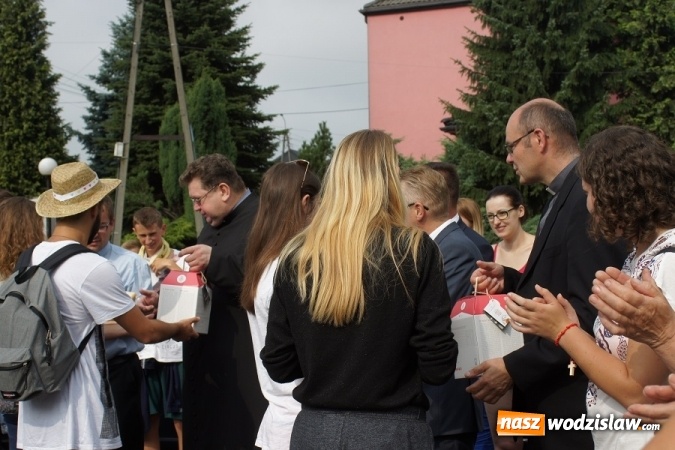 Zdjęcie w galerii na portalu naszwodzislaw.com: Pożegnanie włoskich pielgrzymów z rodzinami z Mszany i Połomi  wiadomości z regionu