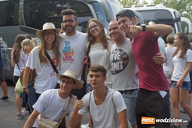 Zdjęcie w galerii na portalu naszwodzislaw.com: Pożegnanie włoskich pielgrzymów z rodzinami z Mszany i Połomi  wiadomości z regionu