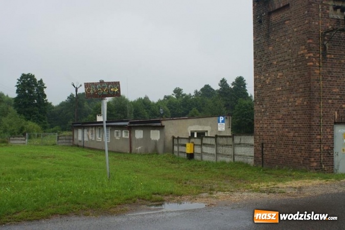 Zdjęcie w galerii na portalu naszwodzislaw.com: Stary barak przy ul. Tuskera w Mszanie zyska nowy wygląd i funkcje wiadomości z regionu