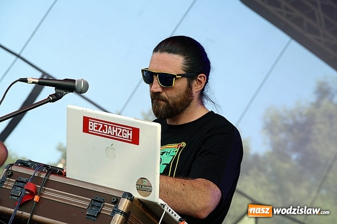 Zdjęcie w galerii na portalu naszwodzislaw.com: Festiwal Reggae 2016. Grubson porwał publiczność wiadomości z regionu