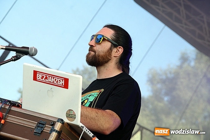 Zdjęcie w galerii na portalu naszwodzislaw.com: Festiwal Reggae 2016. Grubson porwał publiczność wiadomości z regionu