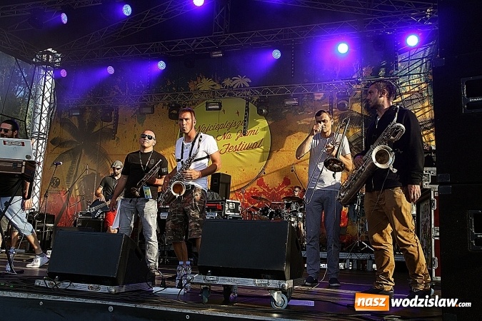 Zdjęcie w galerii na portalu naszwodzislaw.com: Festiwal Reggae 2016. Grubson porwał publiczność wiadomości z regionu