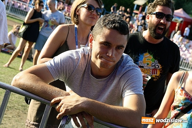 Zdjęcie w galerii na portalu naszwodzislaw.com: Festiwal Reggae 2016. Grubson porwał publiczność wiadomości z regionu