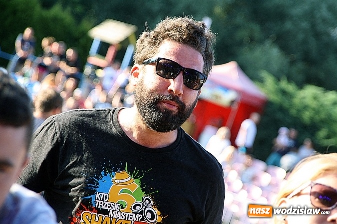 Zdjęcie w galerii na portalu naszwodzislaw.com: Festiwal Reggae 2016. Grubson porwał publiczność wiadomości z regionu