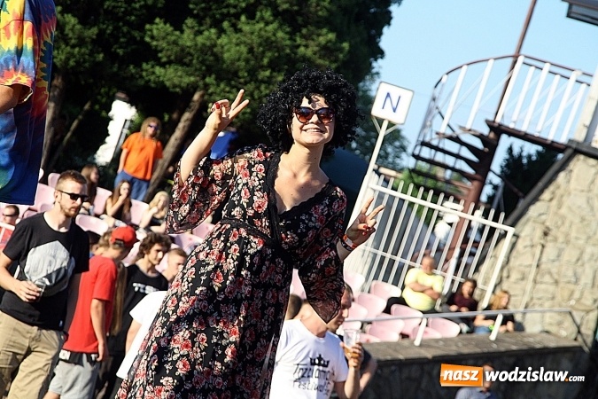 Zdjęcie w galerii na portalu naszwodzislaw.com: Festiwal Reggae 2016. Grubson porwał publiczność wiadomości z regionu