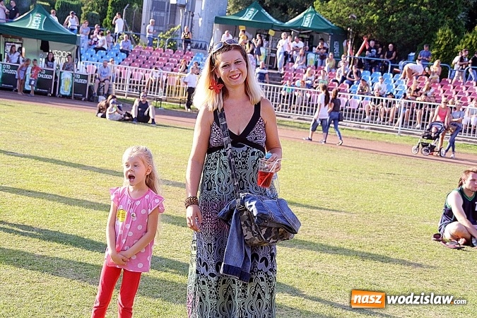 Zdjęcie w galerii na portalu naszwodzislaw.com: Festiwal Reggae 2016. Grubson porwał publiczność wiadomości z regionu