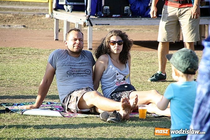 Zdjęcie w galerii na portalu naszwodzislaw.com: Festiwal Reggae 2016. Grubson porwał publiczność wiadomości z regionu