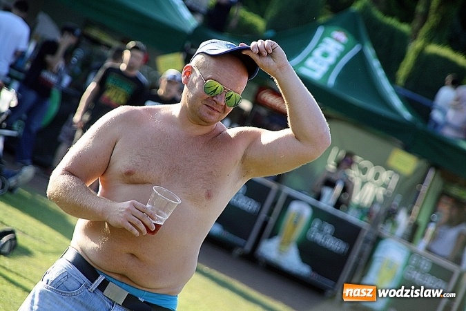 Zdjęcie w galerii na portalu naszwodzislaw.com: Festiwal Reggae 2016. Grubson porwał publiczność wiadomości z regionu