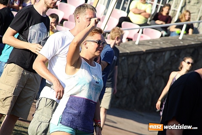 Zdjęcie w galerii na portalu naszwodzislaw.com: Festiwal Reggae 2016. Grubson porwał publiczność wiadomości z regionu