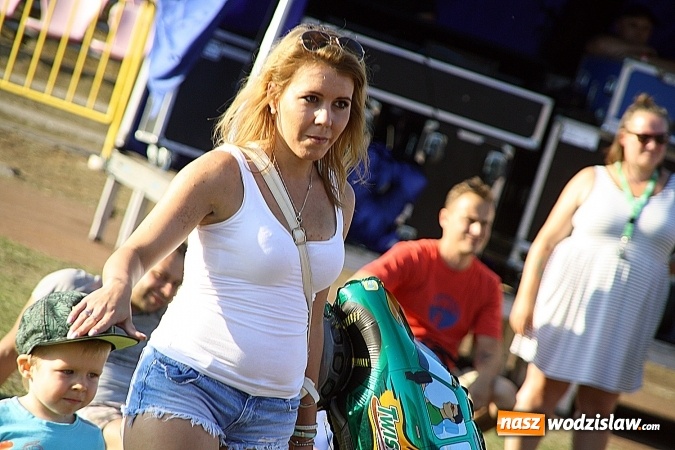 Zdjęcie w galerii na portalu naszwodzislaw.com: Festiwal Reggae 2016. Grubson porwał publiczność wiadomości z regionu