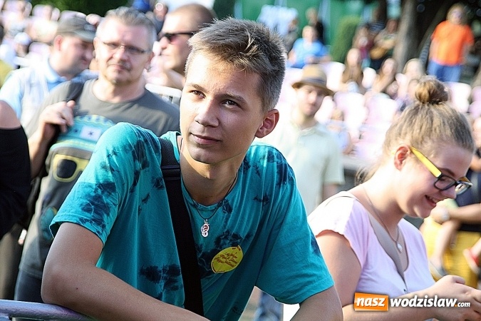 Zdjęcie w galerii na portalu naszwodzislaw.com: Festiwal Reggae 2016. Grubson porwał publiczność wiadomości z regionu