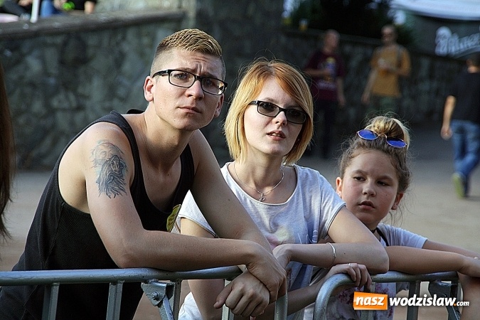 Zdjęcie w galerii na portalu naszwodzislaw.com: Festiwal Reggae 2016. Grubson porwał publiczność wiadomości z regionu